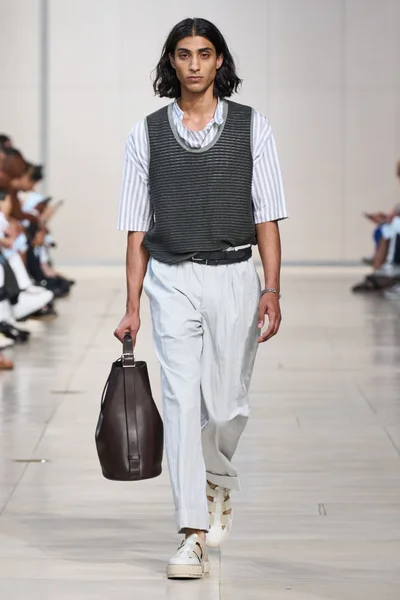 Look 5